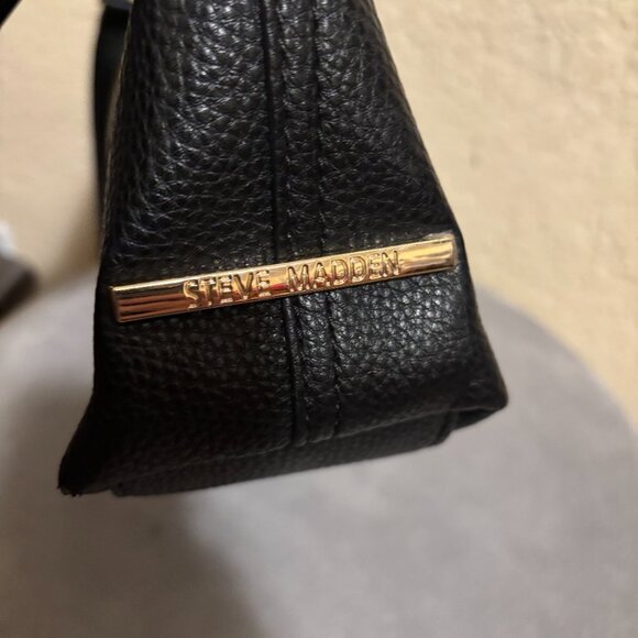 Steve Madden Small black Tote with gold accents - Picture 2 of 3